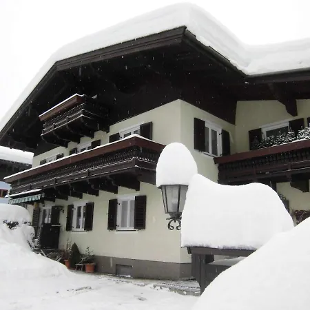 Haus Schmalzl Quarto em Acomodações Particulares *